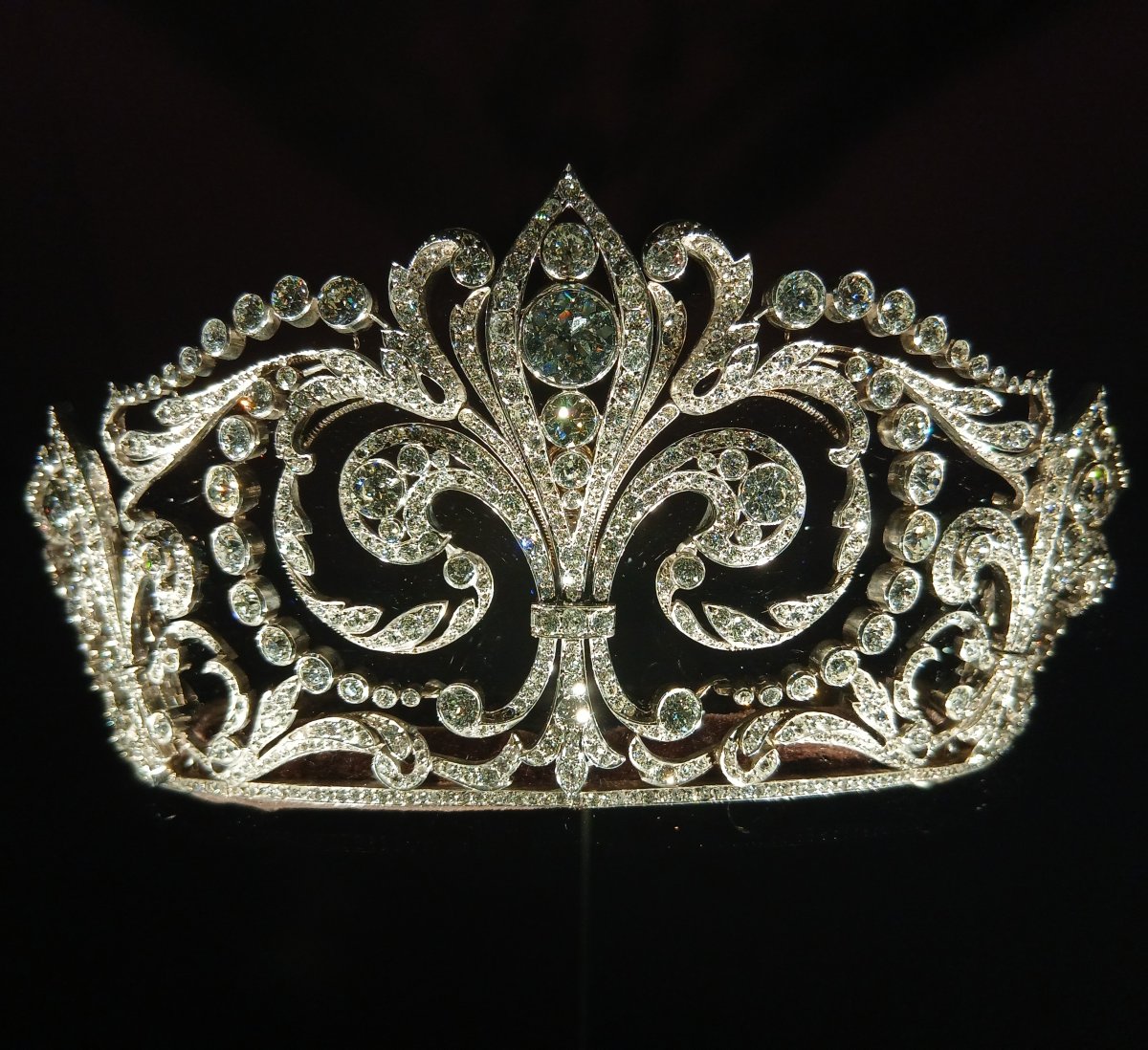 Queen Victoria Eugenie's diamond fleur-de-lis tiara is displayed as part of the "Victoria Eugenia" exhibition at the Royal Collections Gallery in Madrid on April 1, 2026 (Photograph generously shared by reader Christopher)