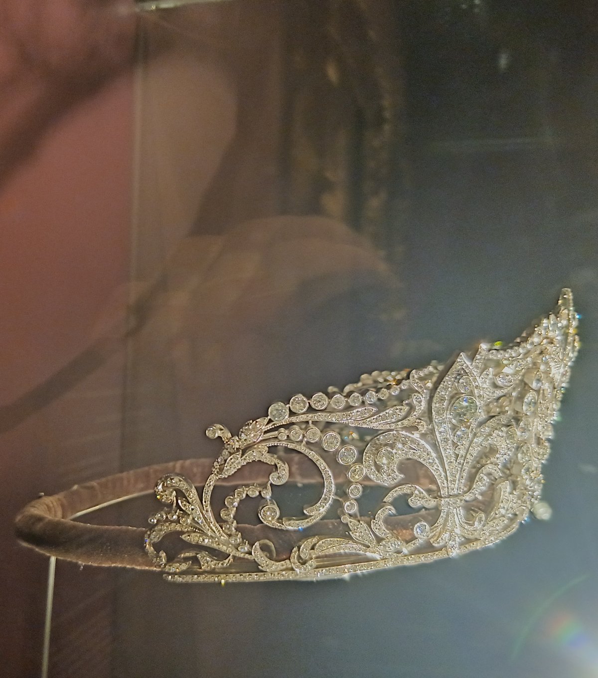 Queen Victoria Eugenie's diamond fleur-de-lis tiara is displayed as part of the "Victoria Eugenia" exhibition at the Royal Collections Gallery in Madrid on April 1, 2026 (Photograph generously shared by reader Christopher)