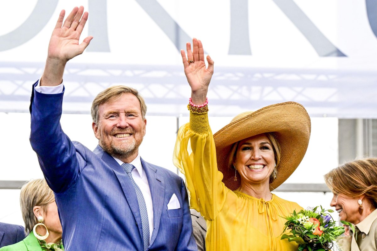 The King and Queen of the Netherlands are joined by their daughters and members of the extended Dutch royal family for King's Day celebrations in Dokkum on April 27, 2026 (Mischa Schoemaker/NLBeeld/Alamy)