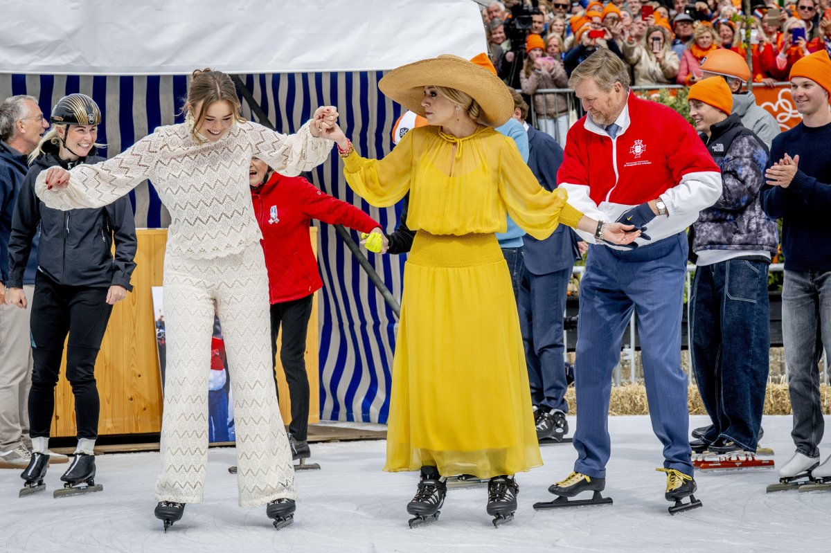 The King and Queen of the Netherlands are joined by their daughters and members of the extended Dutch royal family for King's Day celebrations in Dokkum on April 27, 2026 (ROBIN UTRECHT/ANP/Alamy)