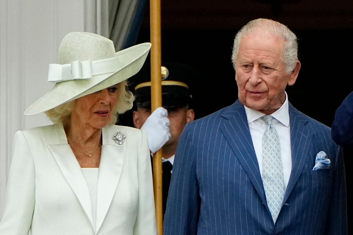 King Charles III and Queen Camilla arrive are welcomed to the White House in Washington, D.C. on April 28, 2026 (Bonnie Cash/UPI/Alamy)