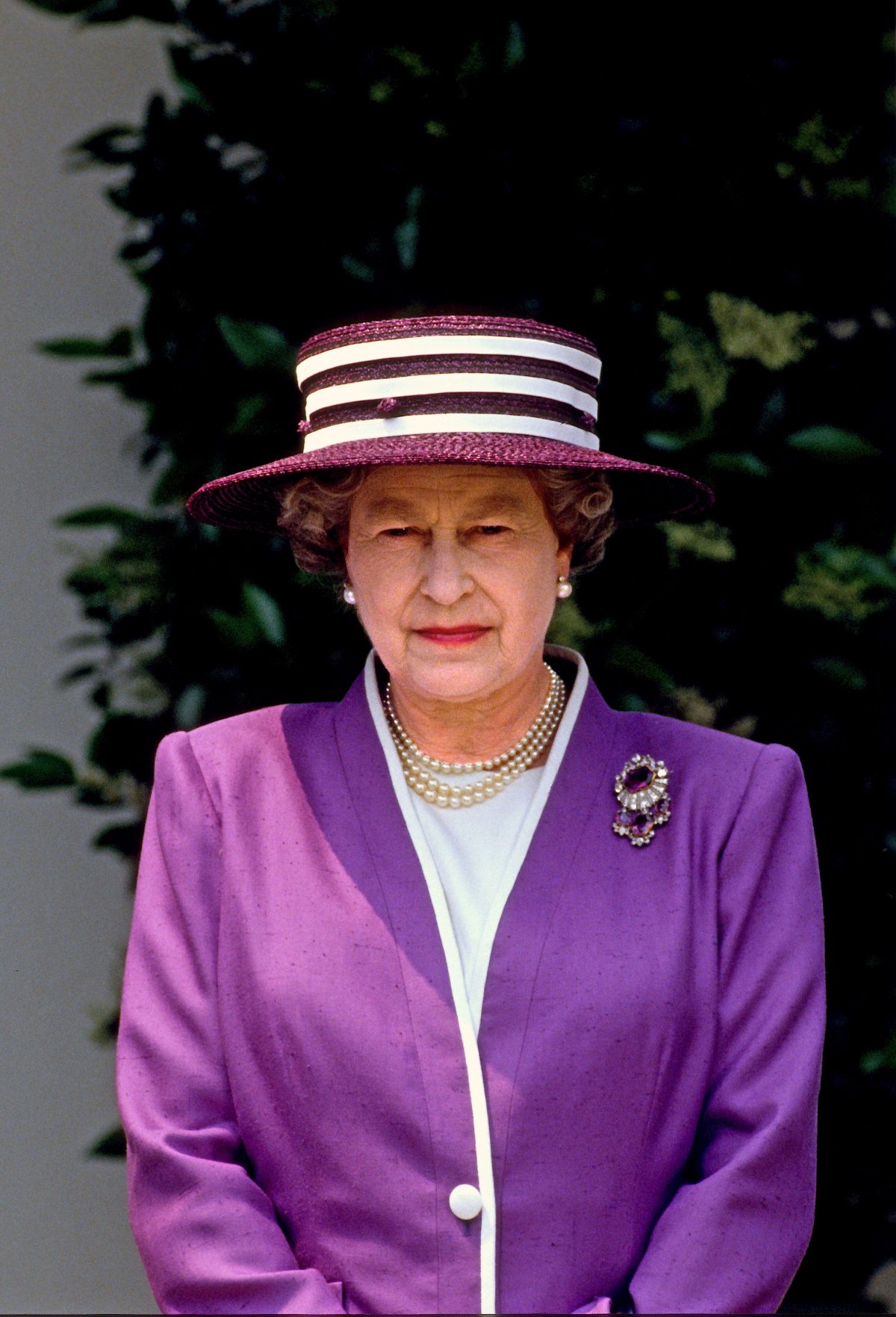Queen Elizabeth II is pictured at the White House in Washington, D.C., May 1991 (MediaPunch/Alamy)