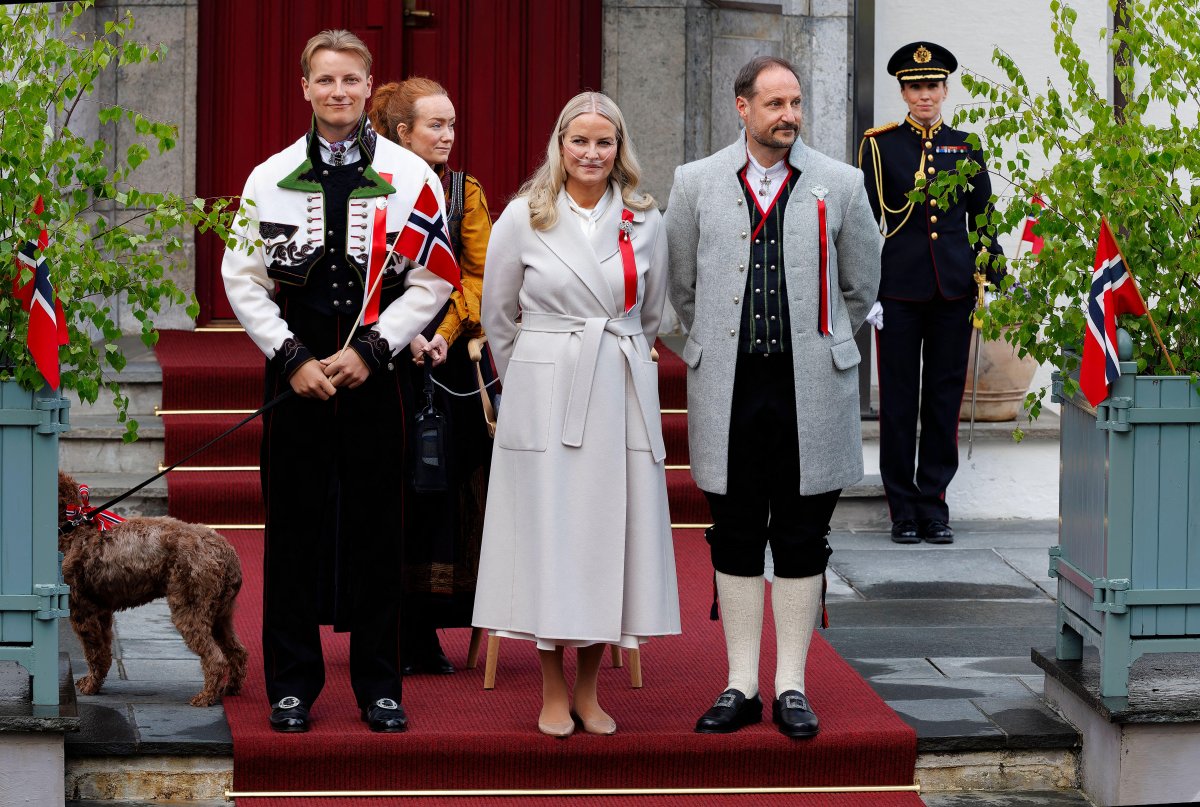 The Crown Prince and Crown Princess of Norway, with Prince Sverre Magnus, celebrate Constitution Day at Skaugum in Asker on May 17, 2026 (Nigel Waldron/Alamy)