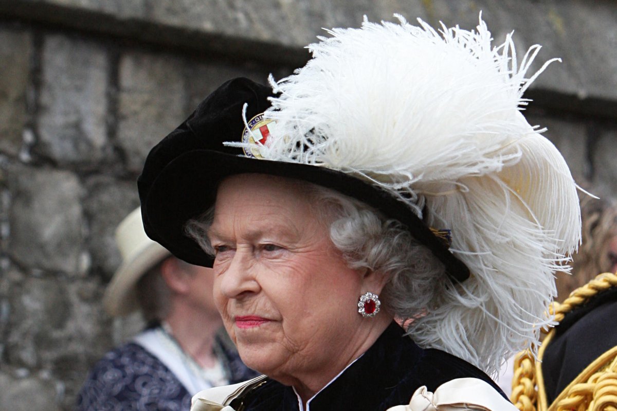 Queen Elizabeth II attends the Order of the Garter service at St. George's Chapel, Windsor on June 16, 2008 (Albert Nieboer/DPA Picture Alliance/Alamy)