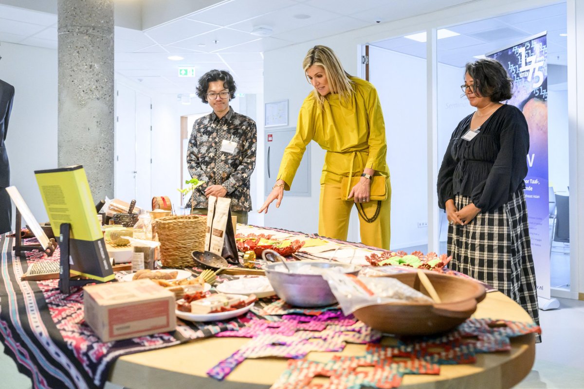 The Queen of the Netherlands visits the Royal Institute of Language, Land and Ethnology in Leiden on May 25, 2026 (Patrick van Emst/NLBeeld/Alamy)