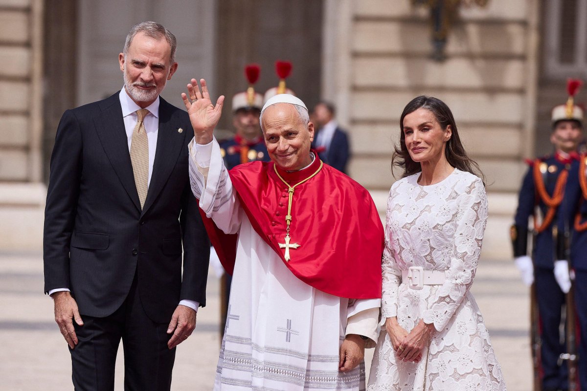 The King and Queen of Spain welcome Pope Leo XIV at the start of his apostolic visit in Madrid on June 6, 2026 (Oscar Gonzalez/Sipa/Alamy)