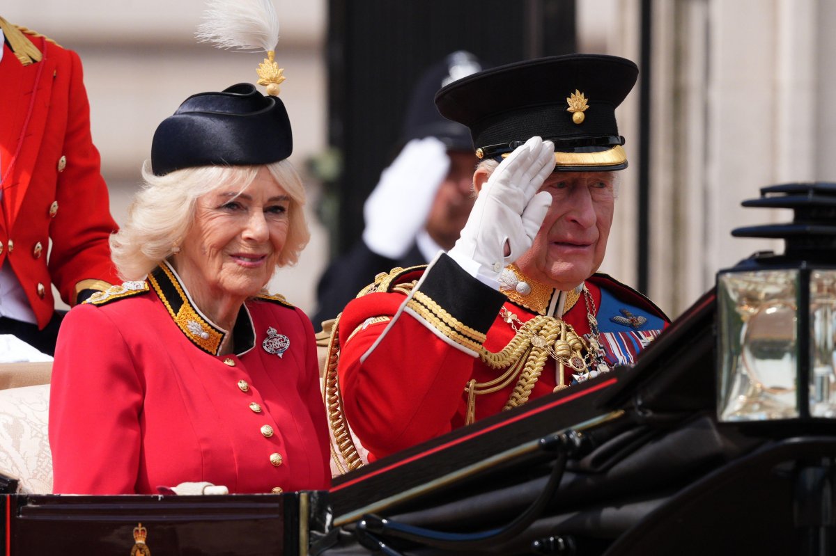 Membros da família real britânica são retratados durante Trooping the Color em Londres em 13 de junho de 2026 (Aaron Chown/PA Images/Alamy)