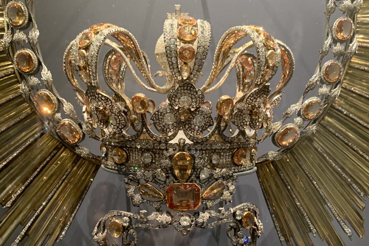 The crown, wimple, and halo of Our Lady of Atocha and the crown of the Christ Child on display at the Royal Basilica of Our Lady of Atocha, 2026 (Photo generously shared by Miss Glossop)