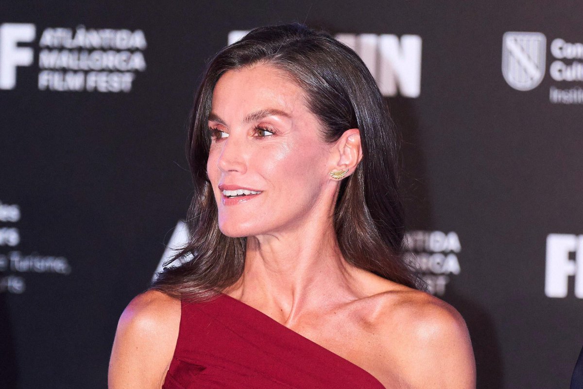 The Queen of Spain attends the closing gala of the Atlantida Mallorca Film Festival in Palma on August 2, 2026 (MPG/Alamy)
