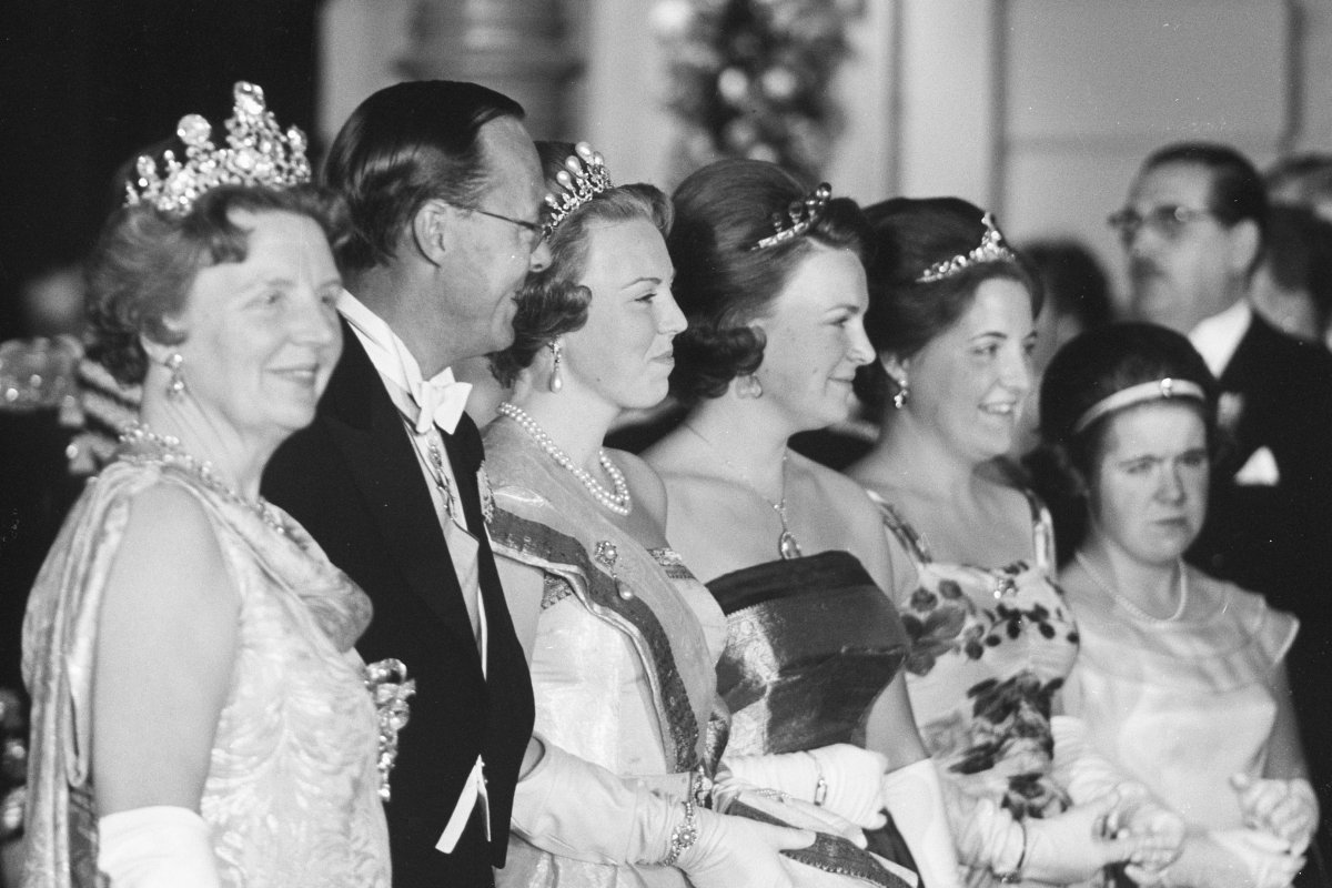 Queen Juliana and Prince Bernhard of the Netherlands, with Princess Beatrix, Princess Irene, Princess Margriet, and Princess Christina, attend a gala at the Concertgebouw in Amsterdam on April 30, 1962 (Harry Pot/Anefo/Nationaal Archief)