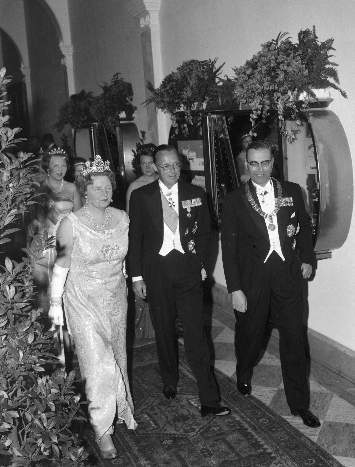 Queen Juliana and Prince Bernhard of the Netherlands, with Princess Beatrix, Princess Irene, Princess Margriet, and Princess Christina, attend a gala at the Concertgebouw in Amsterdam on April 30, 1962 (Joop van Bilsen/Anefo/Nationaal Archief)