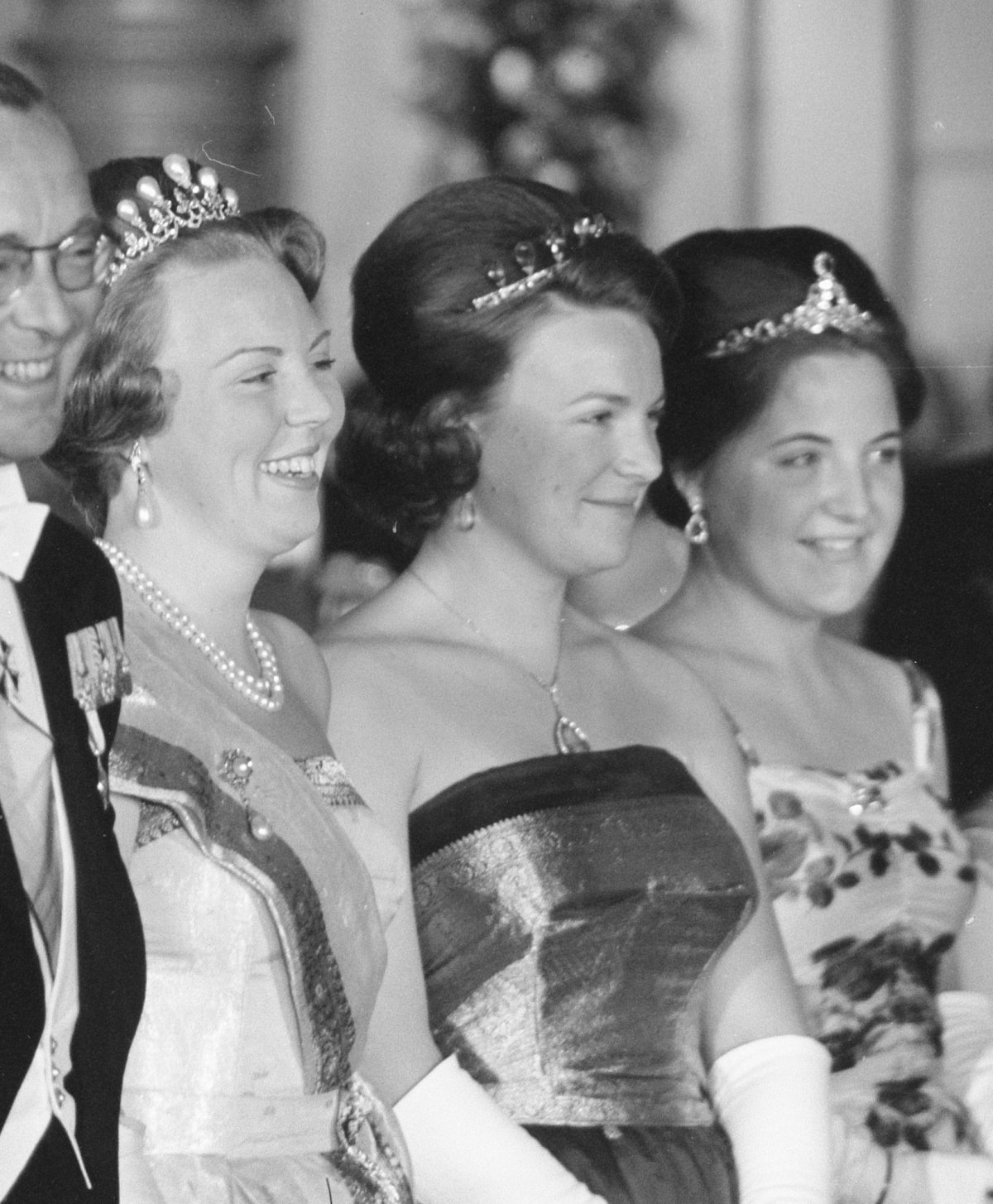 Queen Juliana and Prince Bernhard of the Netherlands, with Princess Beatrix, Princess Irene, Princess Margriet, and Princess Christina, attend a gala at the Concertgebouw in Amsterdam on April 30, 1962 (Harry Pot/Anefo/Nationaal Archief)