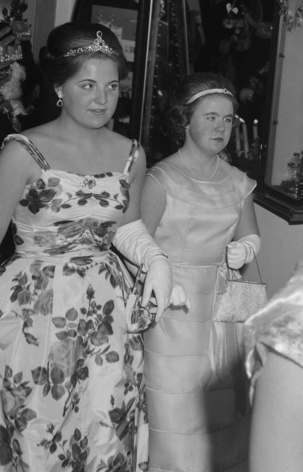 Queen Juliana and Prince Bernhard of the Netherlands, with Princess Beatrix, Princess Irene, Princess Margriet, and Princess Christina, attend a gala at the Concertgebouw in Amsterdam on April 30, 1962 (Joop van Bilsen/Anefo/Nationaal Archief)