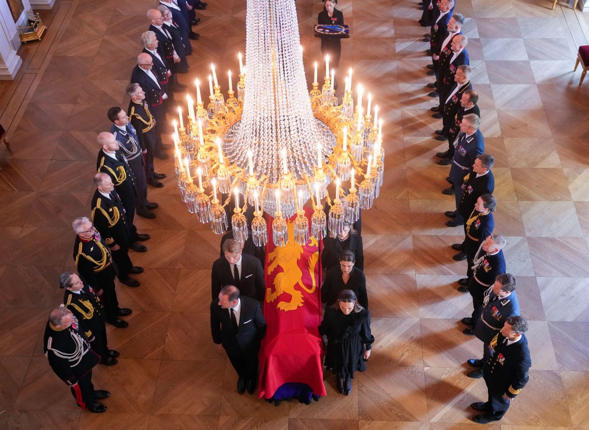 The coffin of King Harald V of Norway is brought from the Red Salon to the Royal Chapel at the Royal Palace in Oslo on August 31, 2026 (Javad Parsa/NTB/Alamy)
