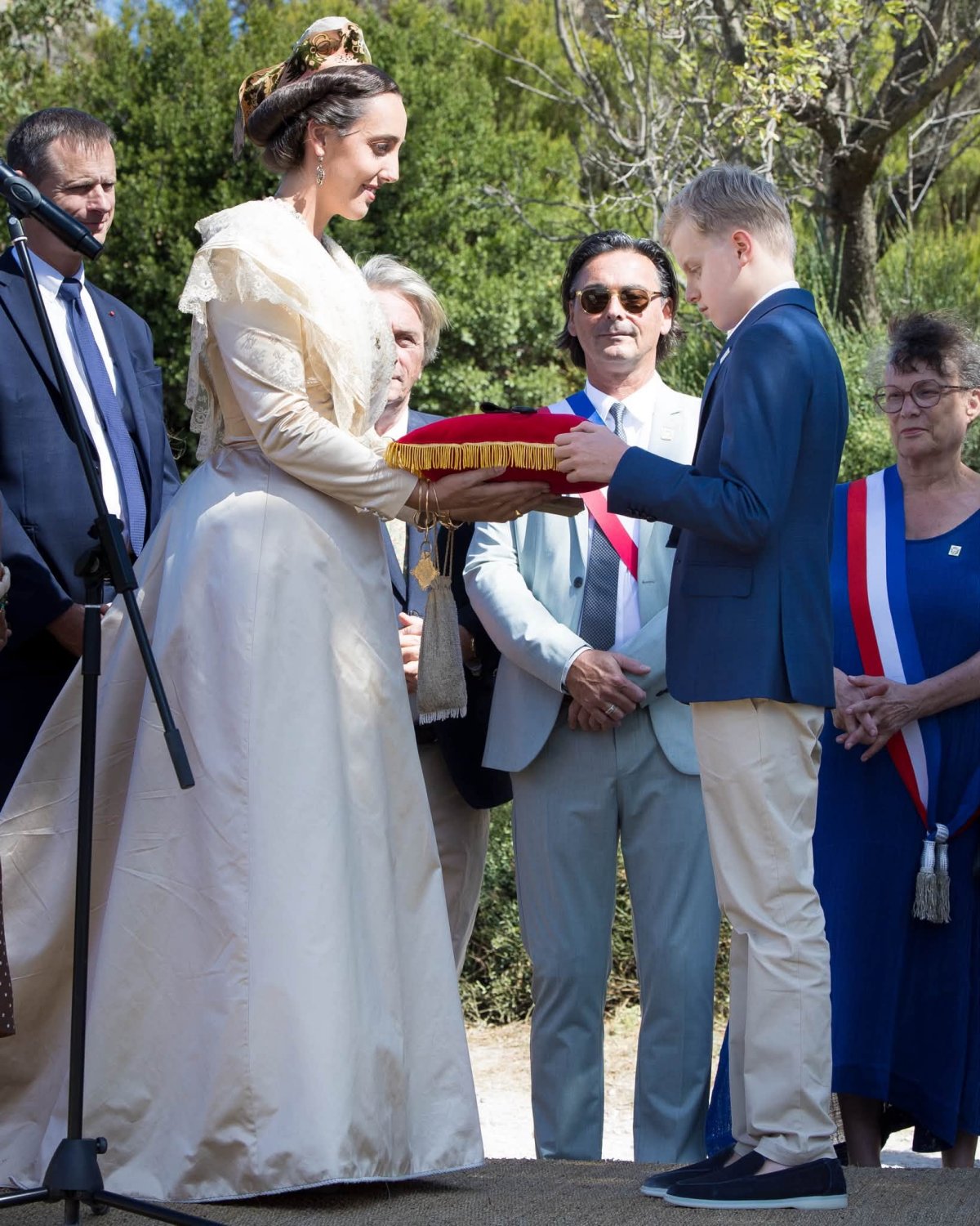 The Prince and Princess of Monaco, with Hereditary Prince Jacques and Princess Gabriella, visit Les Baux-de-Provence in France on September 5, 2026 (Michaël Alesi/Palais Princier de Monaco)