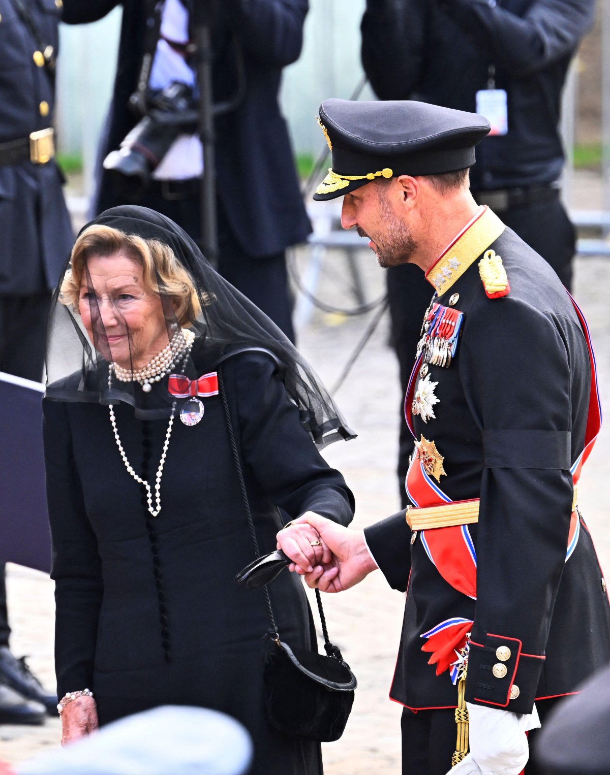 Queen Sonja and King Haakon VIII arrive for the funeral of King Harald V in Oslo on September 9, 2026 (Pontus Lundahl/TT News Agency/Alamy)