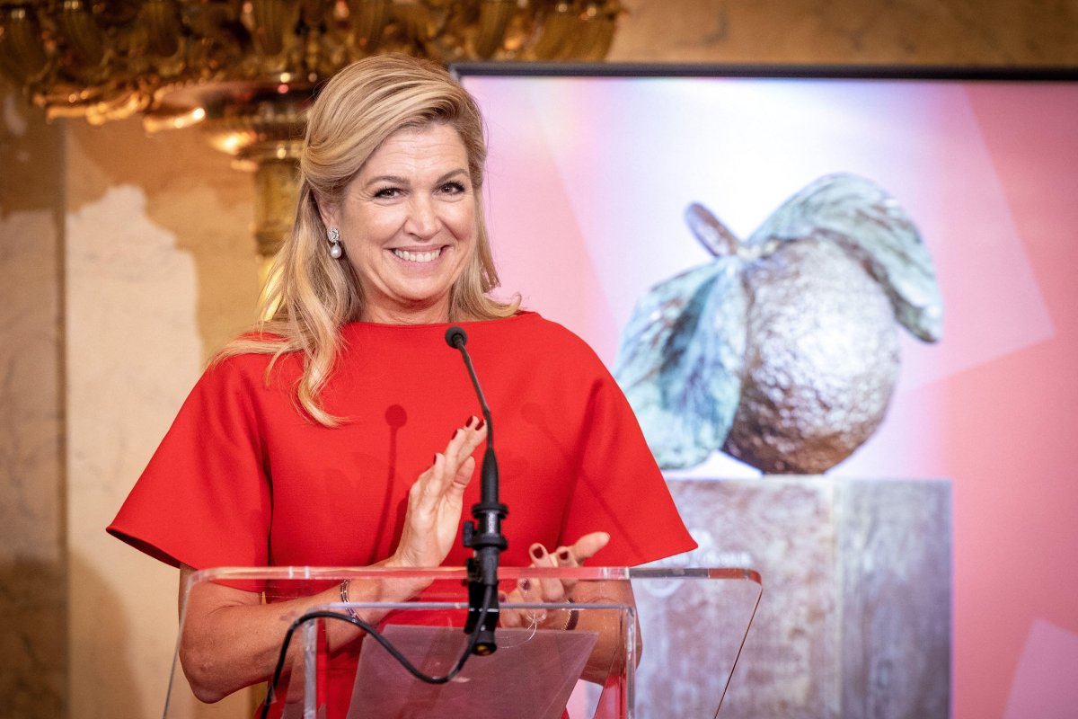 The Queen of the Netherlands presents this year's Appeltjes van Oranje prizes at Noordeinde Palace in The Hague on October 8, 2026 (Patrick van Emst/NLBeeld/Alamy)