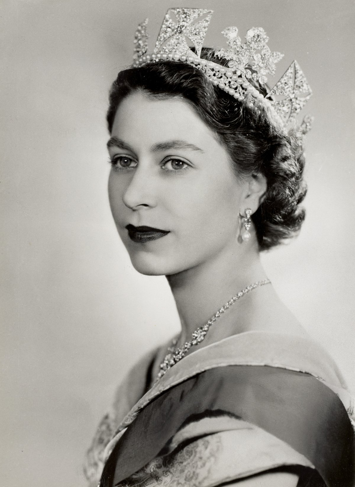 Dorothy Wilding, Queen Elizabeth II,1952.