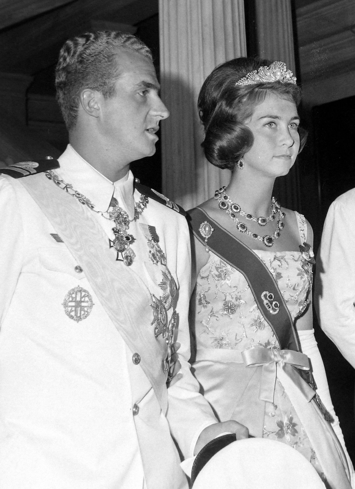 Prince Juan Carlos and Princess Sofia of Spain attend a pre-wedding ball in Athens, September 1964 (Smith Archive/Alamy)