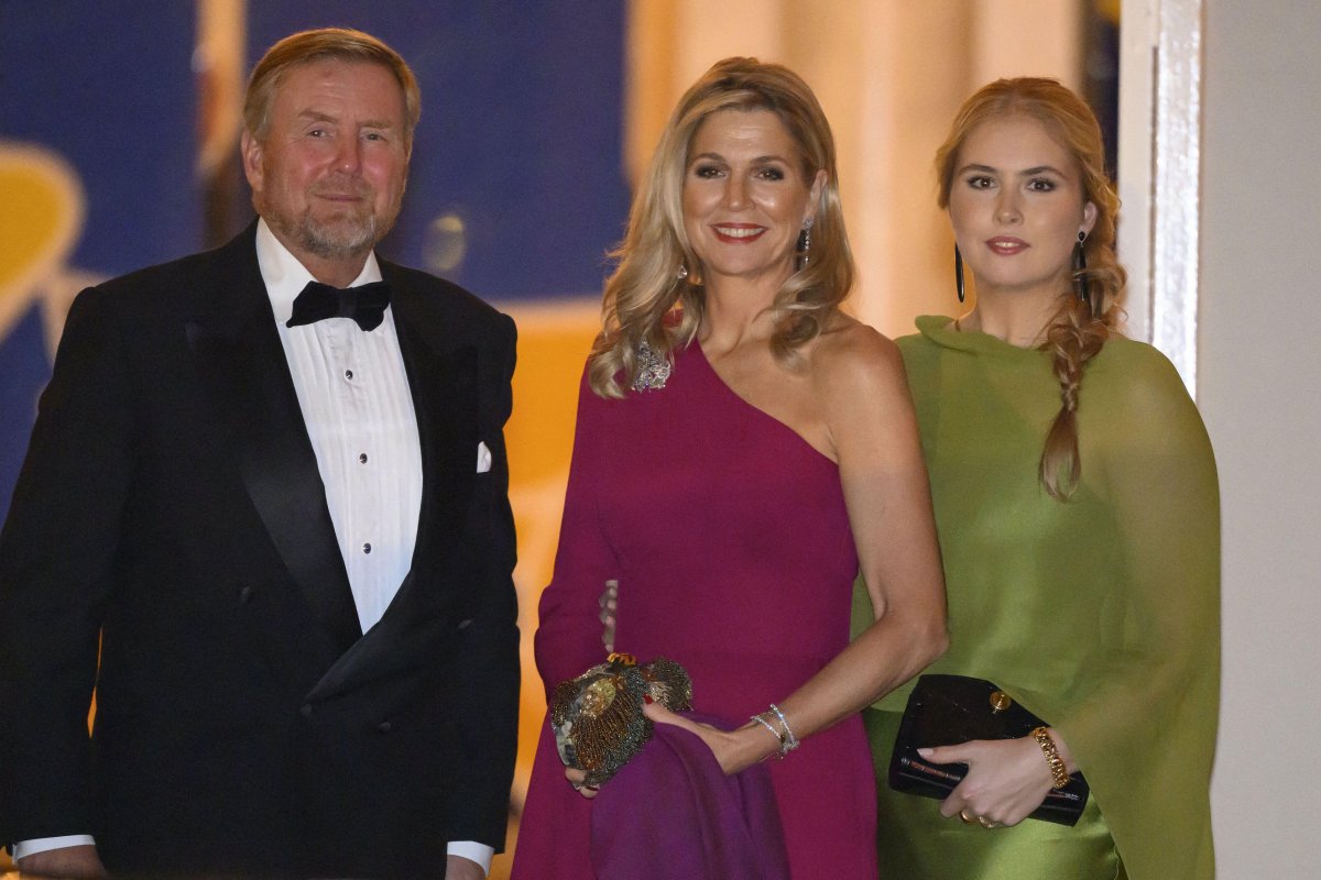 The King and Queen of the Netherlands, with the Princess of Orange, host a dinner for the members of the Council of State at Noordeinde Palace in The Hague on October 27, 2026 (Patrick van Emst/NLBeeld/Alamy)